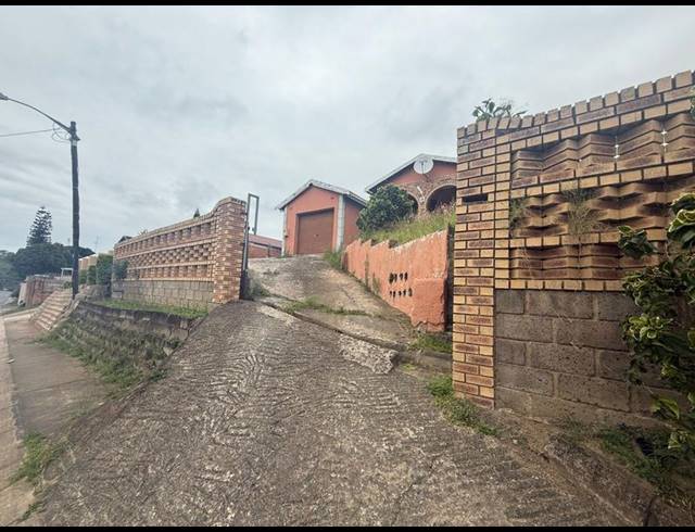 4 BEDROOM HOUSE FOR SALE IN UMLAZI BB